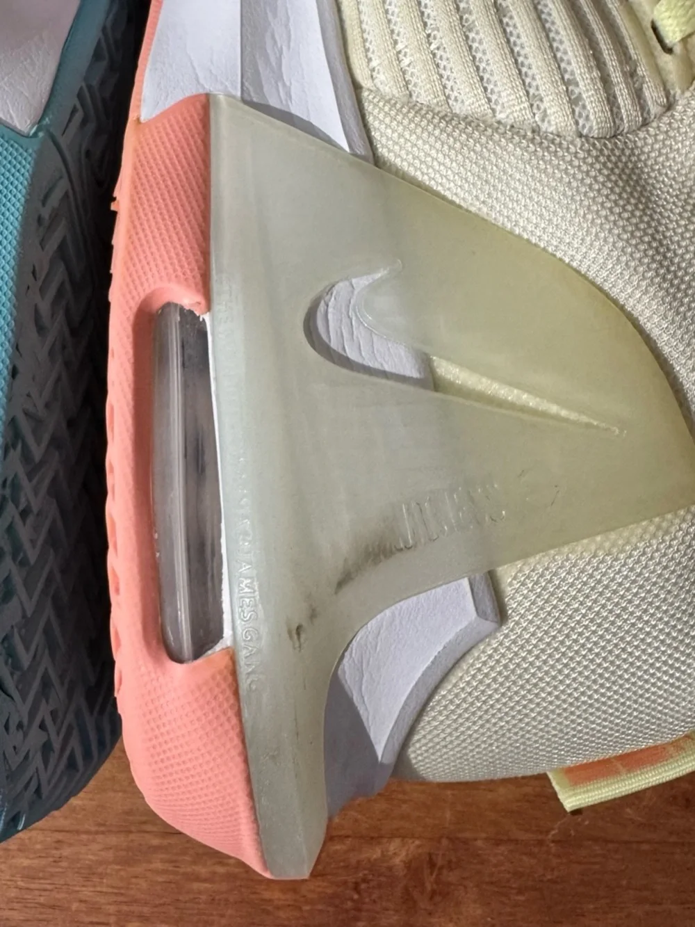 Nike Lebron Witness 6 Easter Coconut Milk Basketball Sneaker Men’s Size 12.5